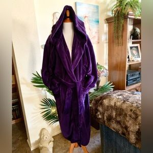 Valore hooded robe
